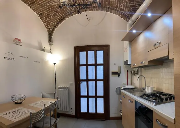 Houseberg Apartment *